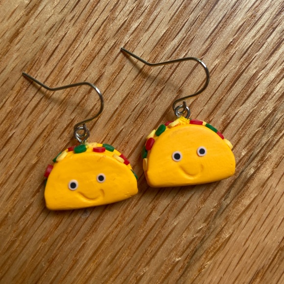 2 Chic Jewelry - Tiny Taco Earrings!!